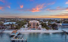 Hutchinson Island Hotel